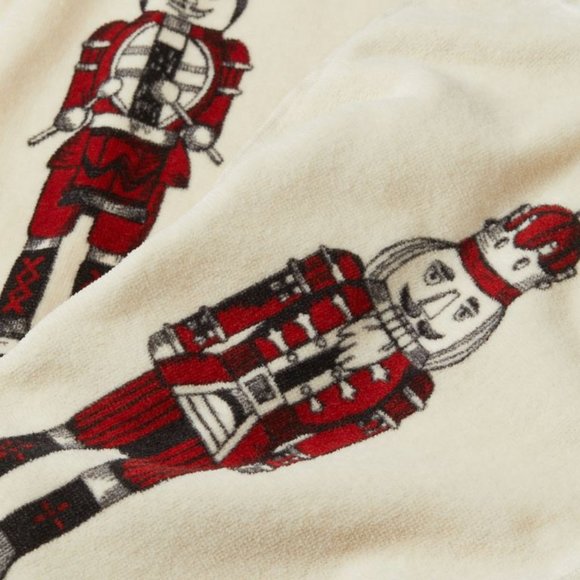 H&M 2-pack Light Beige Guest Towels with Nutcracker Motif - Picture 3 of 3